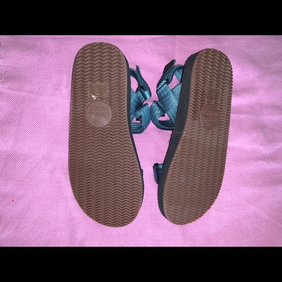 Sandals - Picture 3 of 3